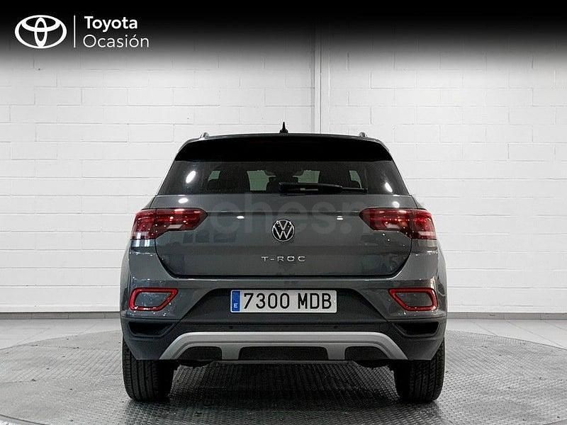 Usado VW T-Roc Life 110 CV (80 kW) 2022 Gris / plata SUV