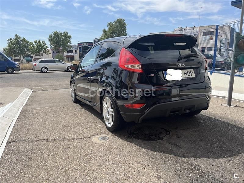 Negro Usado 2011 Ford Fiesta Sport Utilitario | 5400 € (Precio justo) - Imagen 1/4