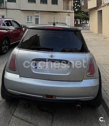 Usado Mini ONE 90 CV (66 kW) 2004 Gris / plata Utilitario