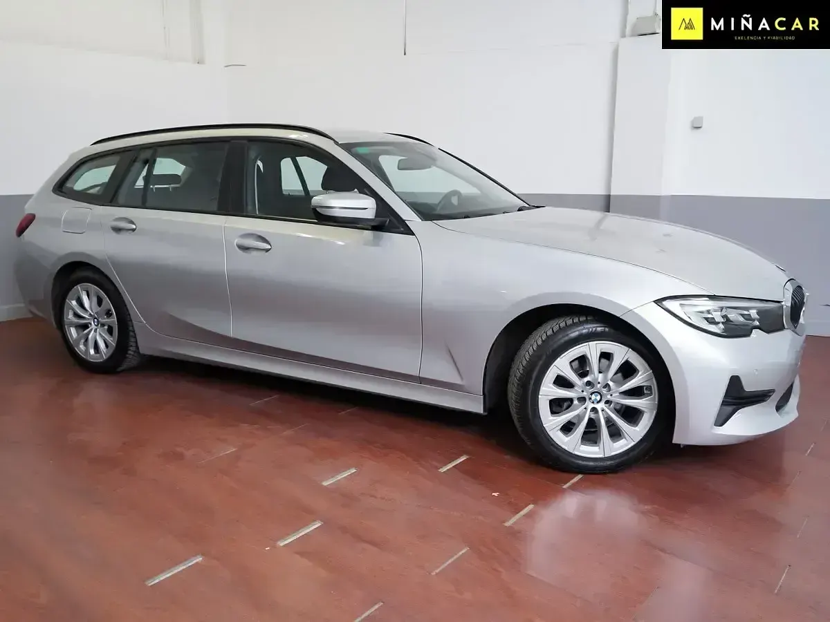 Usado BMW 318 150 CV (110 kW) 2021 Gris / plata Familiar