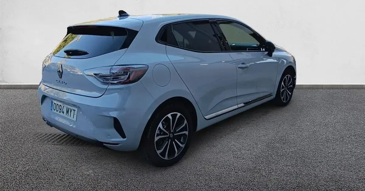 Usado Renault Clio Techno 100 CV (73 kW) 2025 Utilitario