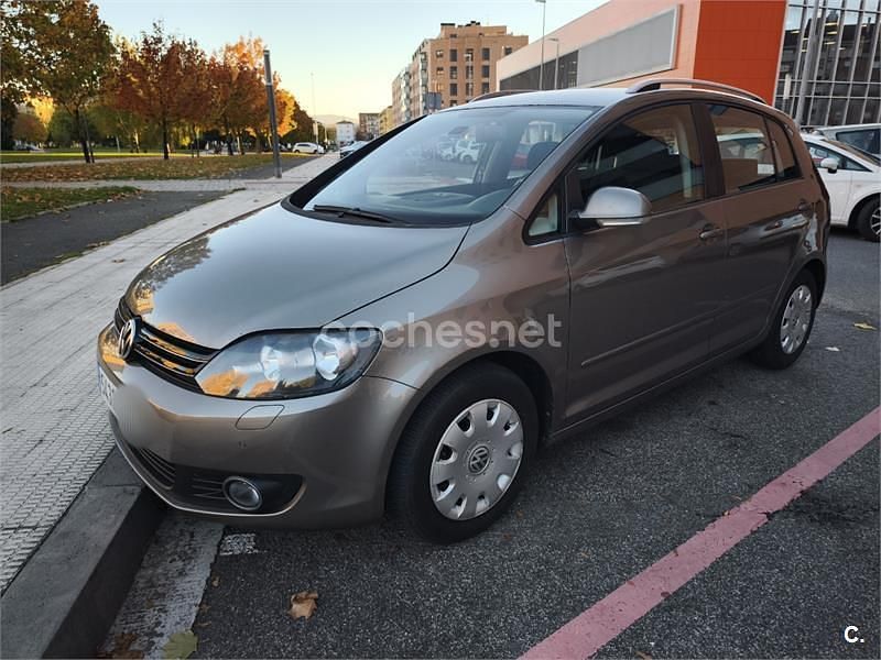 Usado VW Golf Plus Cross Advance 105 CV (77 kW) 2013 Beige Monovolumen