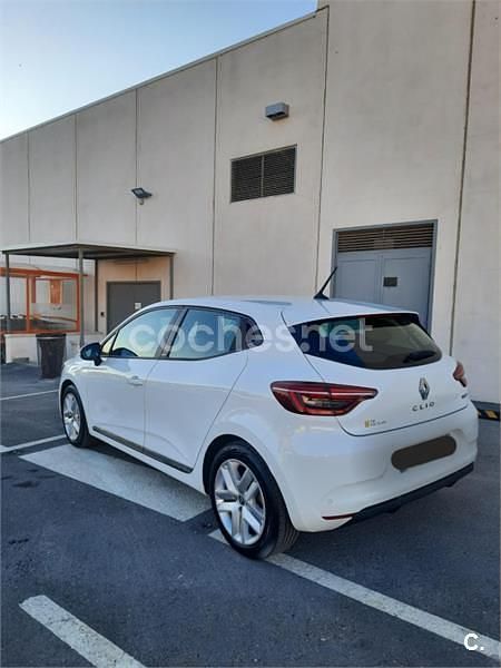 Begagnad Renault Clio V Initiale Paris 140 HK (102 kW) 2021 Vit Sedan
