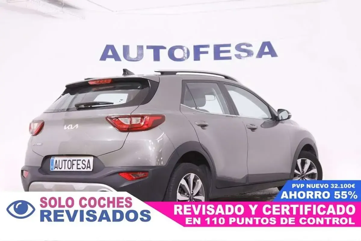 Usado Kia Stonic 120 CV (88 kW) 2023 Verde SUV