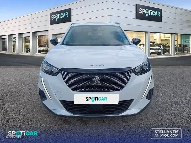Usado Peugeot 2008 Allure 130 CV (95 kW) 2022 Blanco SUV