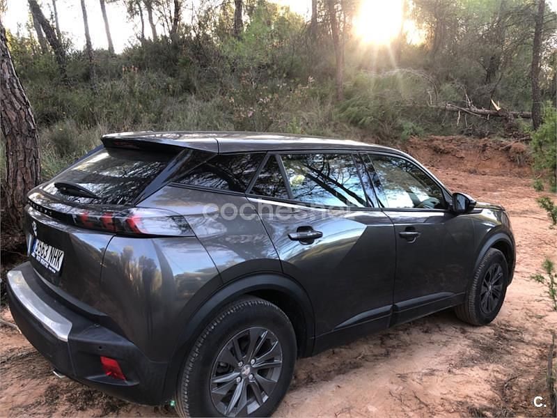 Usado Peugeot 2008 Active 110 CV (80 kW) 2021 Gris / plata SUV