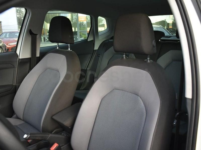 Usado Seat Arona Ecomotive 95 CV (69 kW) 2019 Blanco SUV