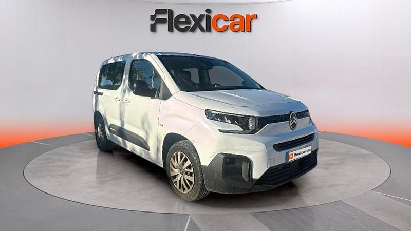 Usado Citroën Berlingo Feel 102 CV (75 kW) 2024 Blanco Monovolumen