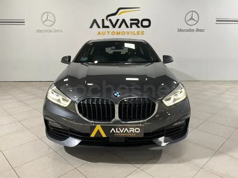 Usado BMW 118 Sport Line 136 CV (100 kW) 2020 Gris / plata Berlina
