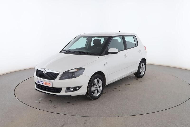 Blanco Usado 2014 Skoda Fabia Utilitario | 8299 € (Precio justo) - Imagen 1/3