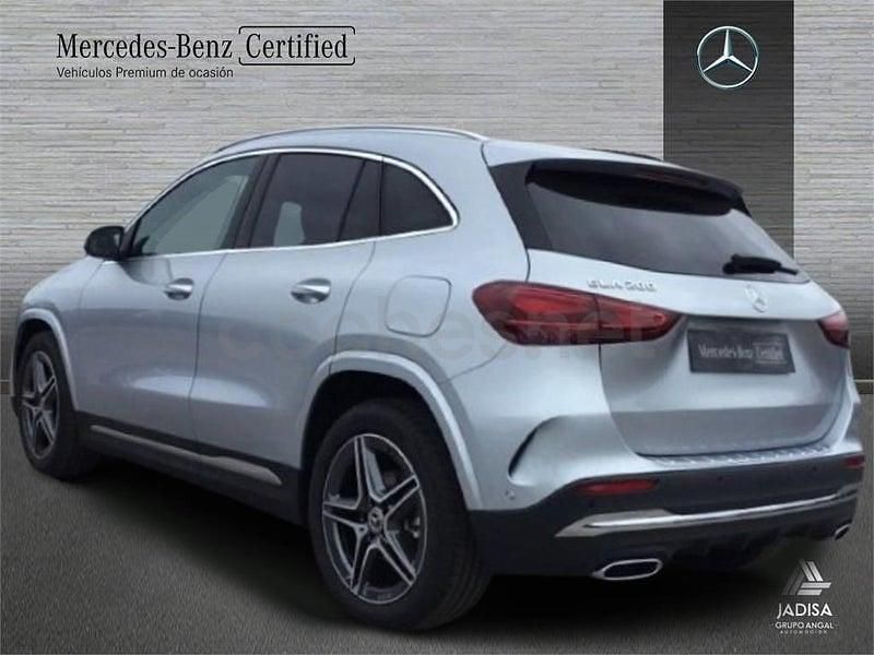 Usado Mercedes GLA200 163 CV (119 kW) 2025 Gris / plata SUV