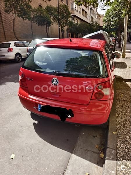 Usado VW Polo Trendline 100 CV (73 kW) 2003 Rojo Berlina