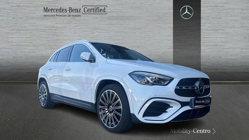 Usado Mercedes GLA220 190 CV (139 kW) 2024 Blanco digital SUV