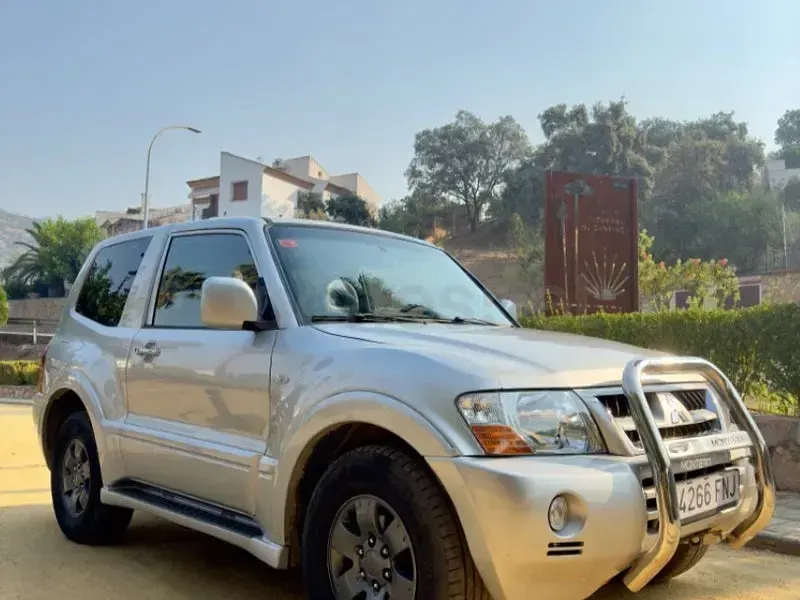 Usado Mitsubishi Montero Intense 160 CV (117 kW) 2005 Gris / plata SUV