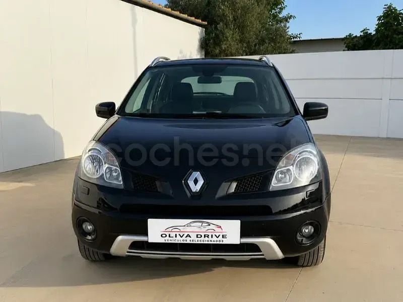 Usado Renault Koleos Dynamique 150 CV (110 kW) 2011 Negro SUV