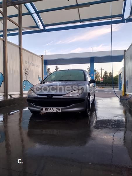 Gris / plata Usado 2000 Peugeot 206 Berlina | 1750 € (Precio justo) - Imagen 1/4