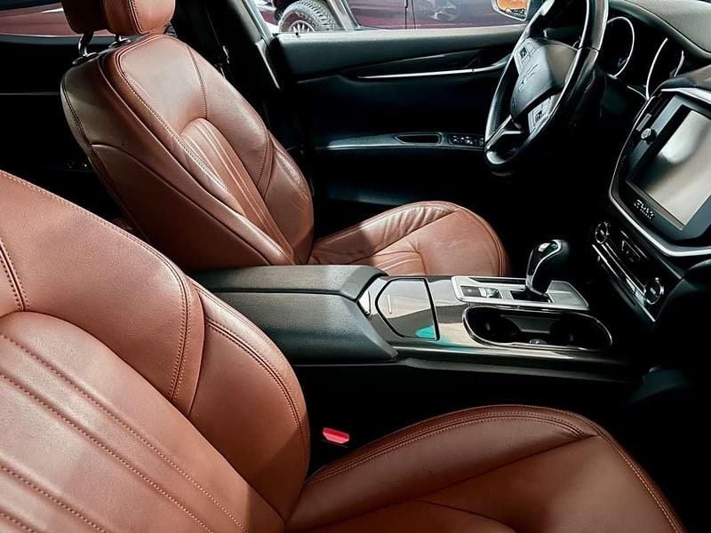 Usado Maserati Ghibli 330 CV (242 kW) 2016 Negro Coupe