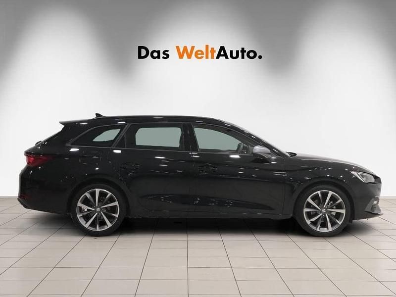Usado Seat Leon FR 150 CV (110 kW) 2025 Negro Familiar