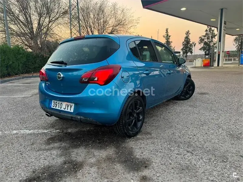 Usado Opel Corsa Color Edition 90 CV (66 kW) 2017 Azul Utilitario