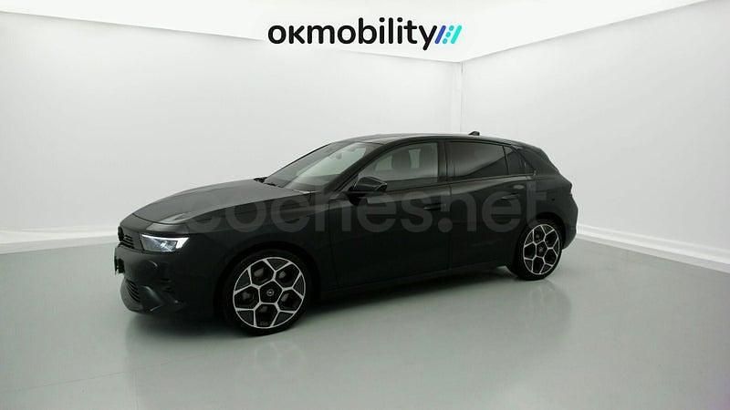 Usado Opel Astra 180 CV (132 kW) 2023 Negro Berlina
