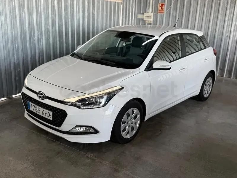 Usado Hyundai i20 GO! 84 CV (61 kW) 2018 Blanco Berlina