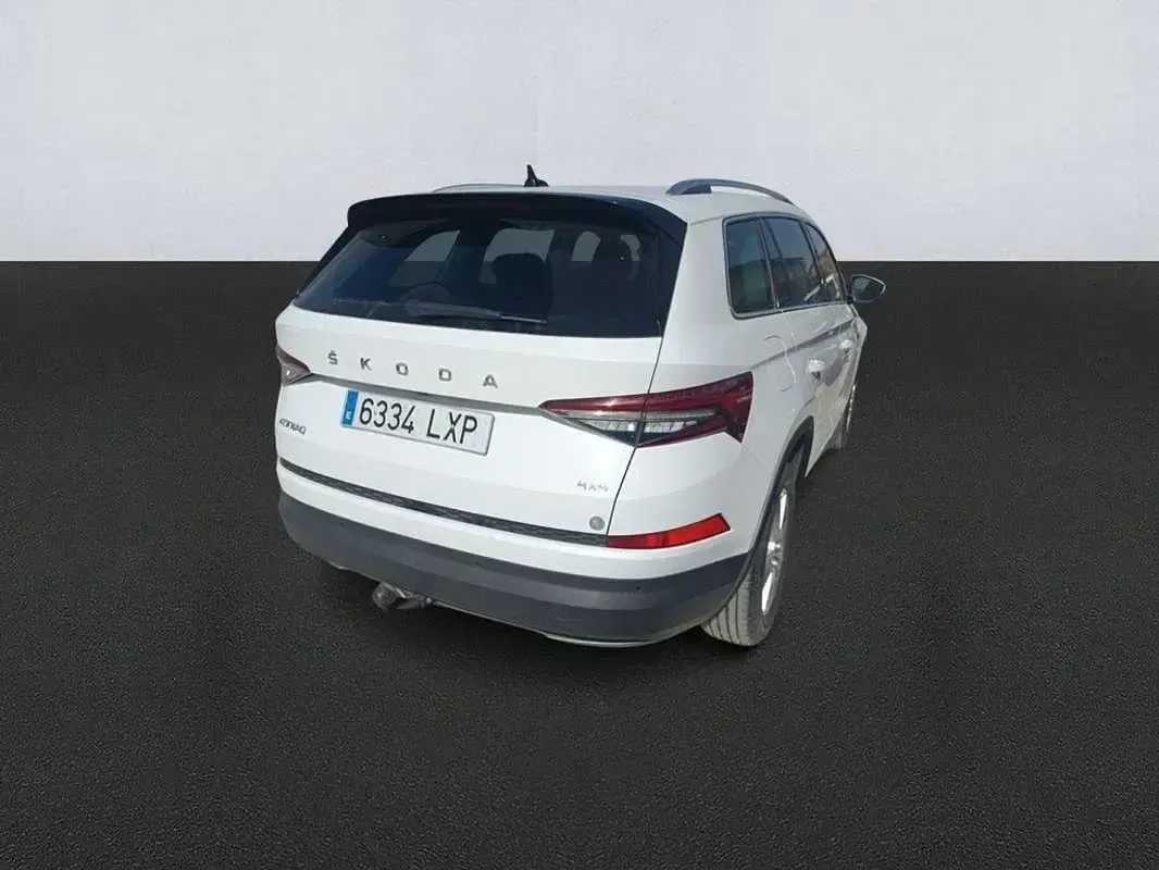 Usado Skoda Kodiaq Ambition 150 CV (110 kW) 2022 Blanco SUV