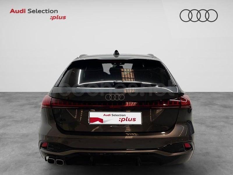 Usado Audi A5 S-Line 204 CV (150 kW) 2025 Gris / plata Familiar