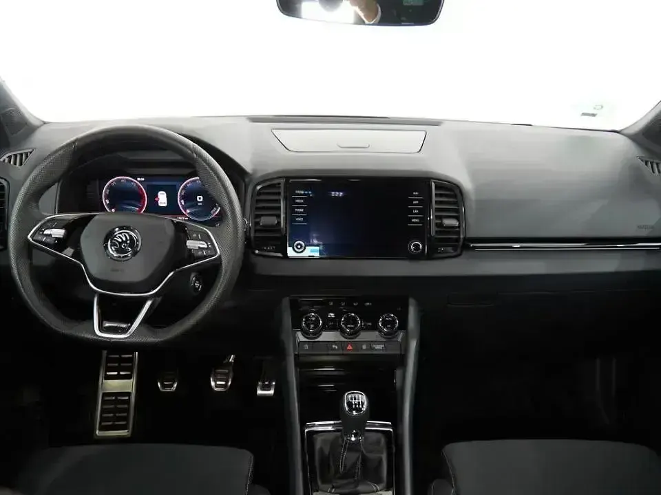 Usado Skoda Karoq SportLine 116 CV (85 kW) 2024 Blanco SUV