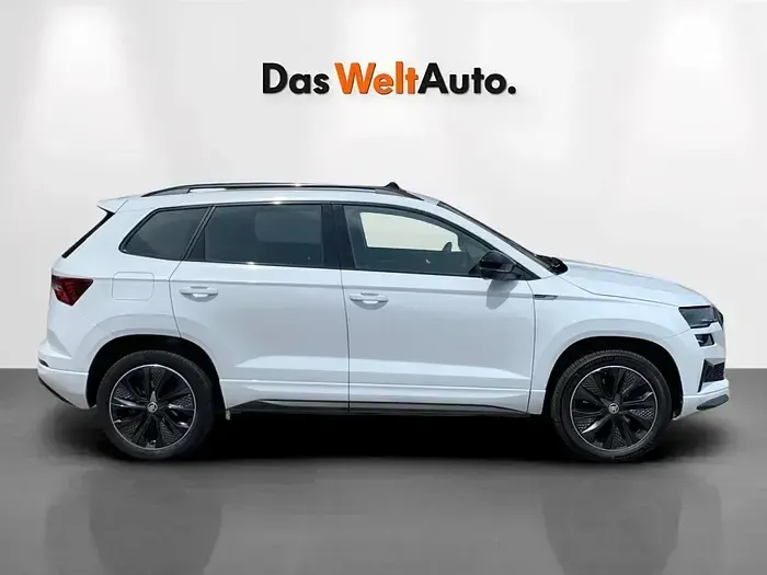 Usado Skoda Karoq SportLine 150 CV (110 kW) 2022 Blanco SUV