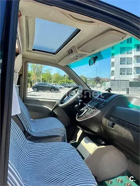 Usado Mercedes V230 98 CV (72 kW) 1997 Negro Monovolumen