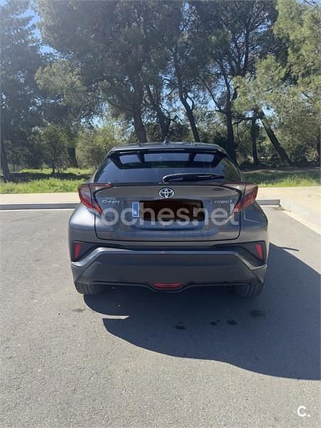 Usado Toyota C-HR Advance 122 CV (89 kW) 2022 Gris / plata SUV