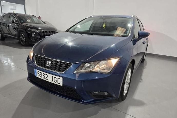 Usado Seat Leon ST Style 125 CV (91 kW) 2015 Azul Familiar