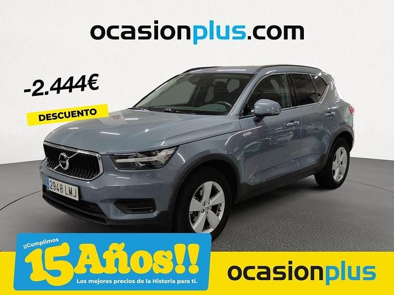 Gris / plata Usado 2021 Volvo XC40 Momentum SUV | 26.890 € (Precio justo) - Imagen 1/4