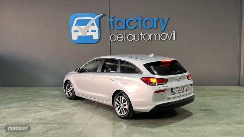 Usado Hyundai i30 GO! 116 CV (85 kW) 2019 Gris Familiar