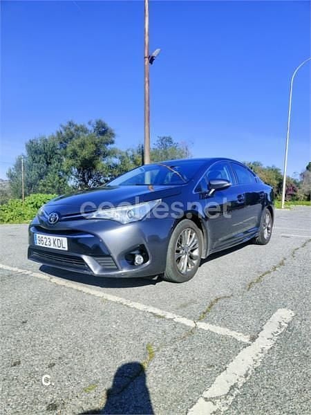 Gris / plata Usado 2017 Toyota Avensis Business Edition Berlina | 9900 € (Super precio) - Imagen 1/4