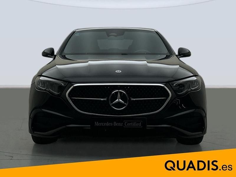 Usado Mercedes E220 197 CV (144 kW) 2025 Negro obsidiana Berlina