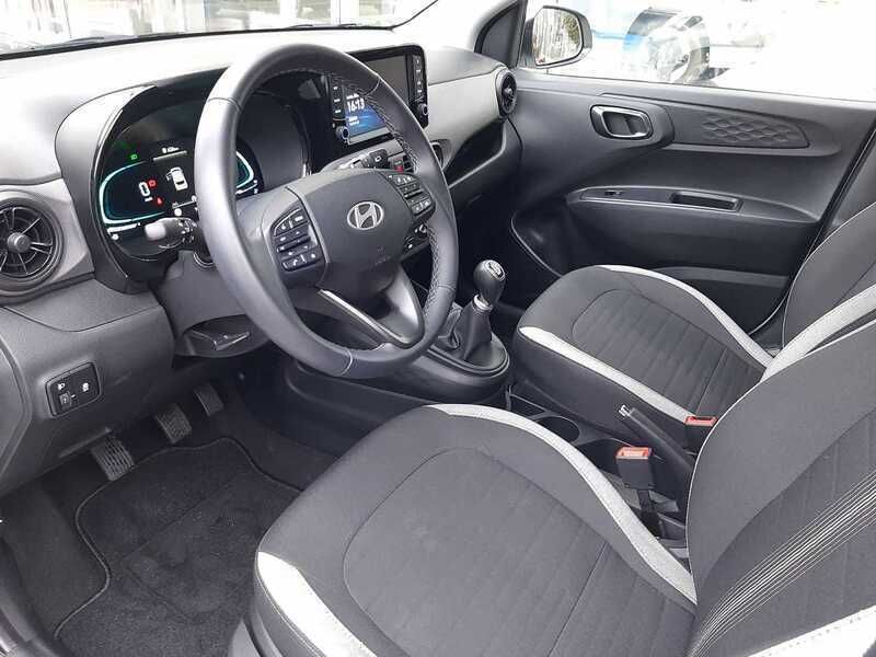 Lumen gray Usado 2024 Hyundai i10 Utilitario | 13.780 € (Precio justo) - Imagen 1/3