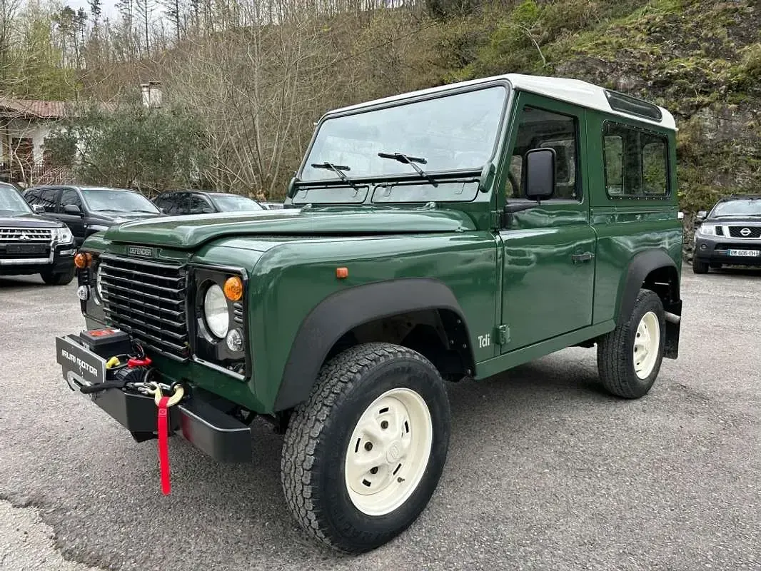 Usado Land Rover Defender 111 CV (81 kW) 1995 Verde Pickup/Camioneta