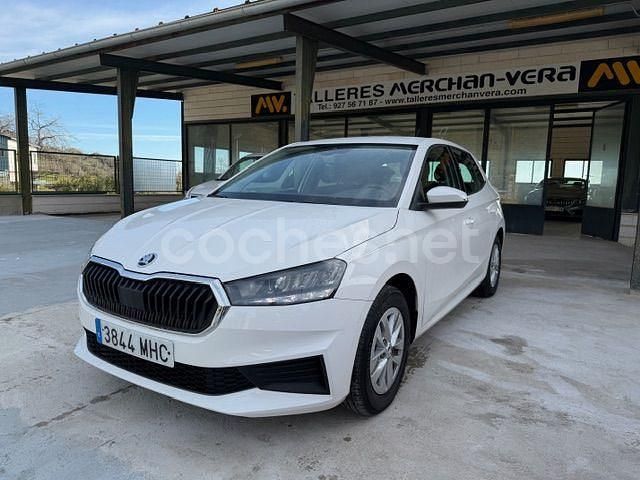 Usado Skoda Fabia Ambition 80 CV (58 kW) 2023 Blanco Berlina