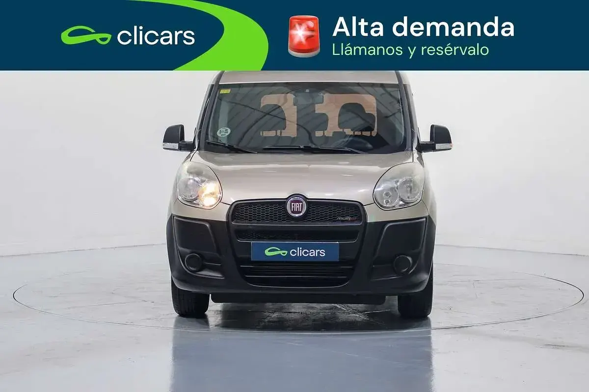 Usado Fiat Doblò Active 90 CV (66 kW) 2015 Amarillo Monovolumen