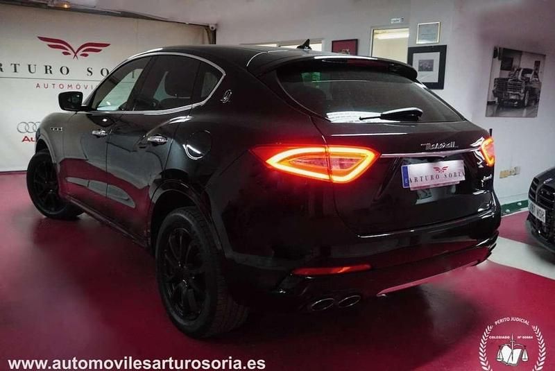 Usado Maserati Levante 275 CV (202 kW) 2017 Negro SUV