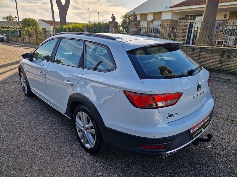 Usado Seat Leon 4Drive 150 CV (110 kW) 2018 Blanco Familiar