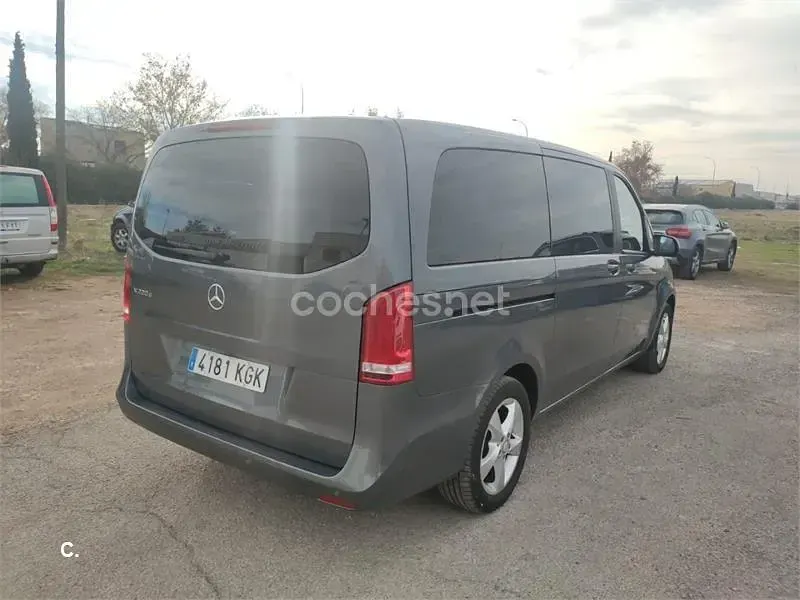 Usado Mercedes V200 136 CV (100 kW) 2018 Gris / plata Monovolumen