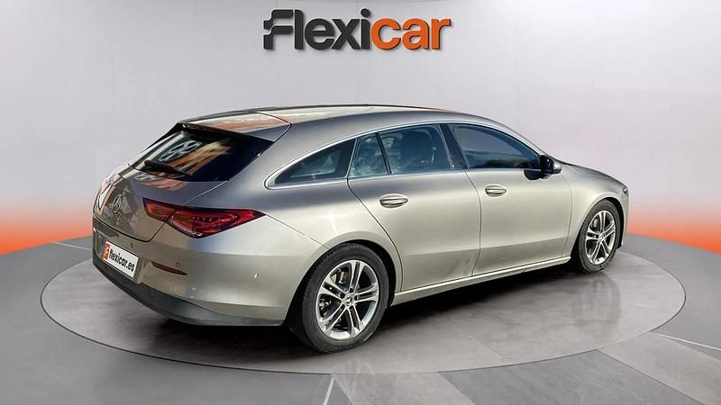 Usado Mercedes CLA200 Shooting Brake 150 CV (110 kW) 2020 Marrón Familiar