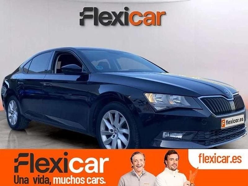 Negro Usado 2018 Skoda Superb Active Familiar | 15.990 € (Precio justo) - Imagen 1/4
