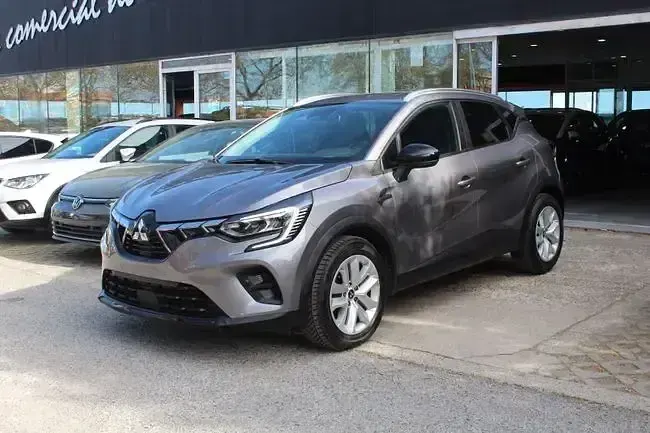 Käytetty Mitsubishi ASX Spirit 100 HP (73 kW) 2023 Harmaa Katumaasturi