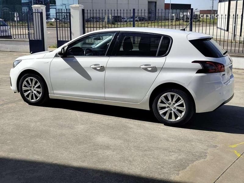 Usado Peugeot 308 Style 99 CV (72 kW) 2020 Blanco Utilitario