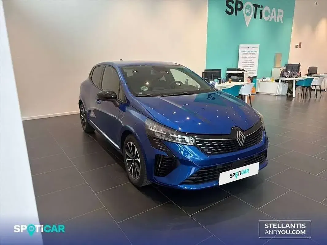 Begagnad Renault Clio V Techno 91 HK (66 kW) 2025 Blå Sedan
