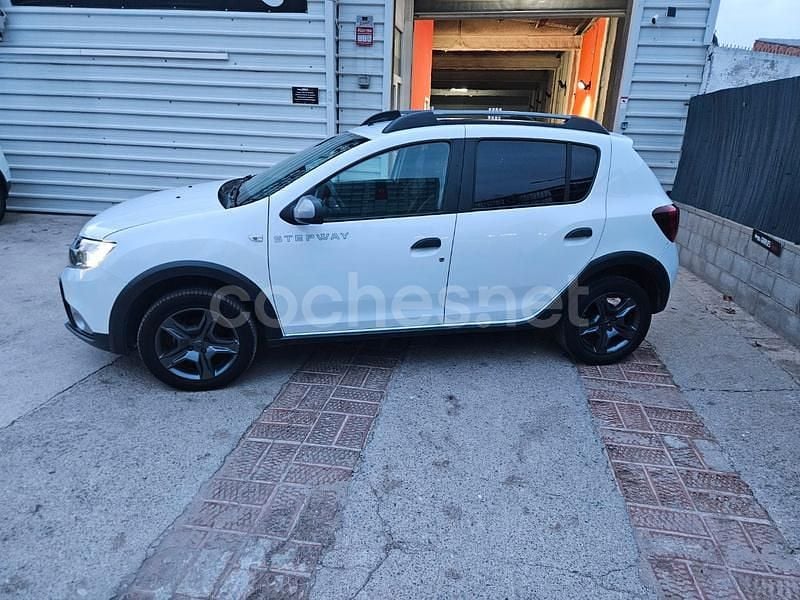 Usado Dacia Logan Ambiance 73 CV (53 kW) 2017 Blanco Berlina