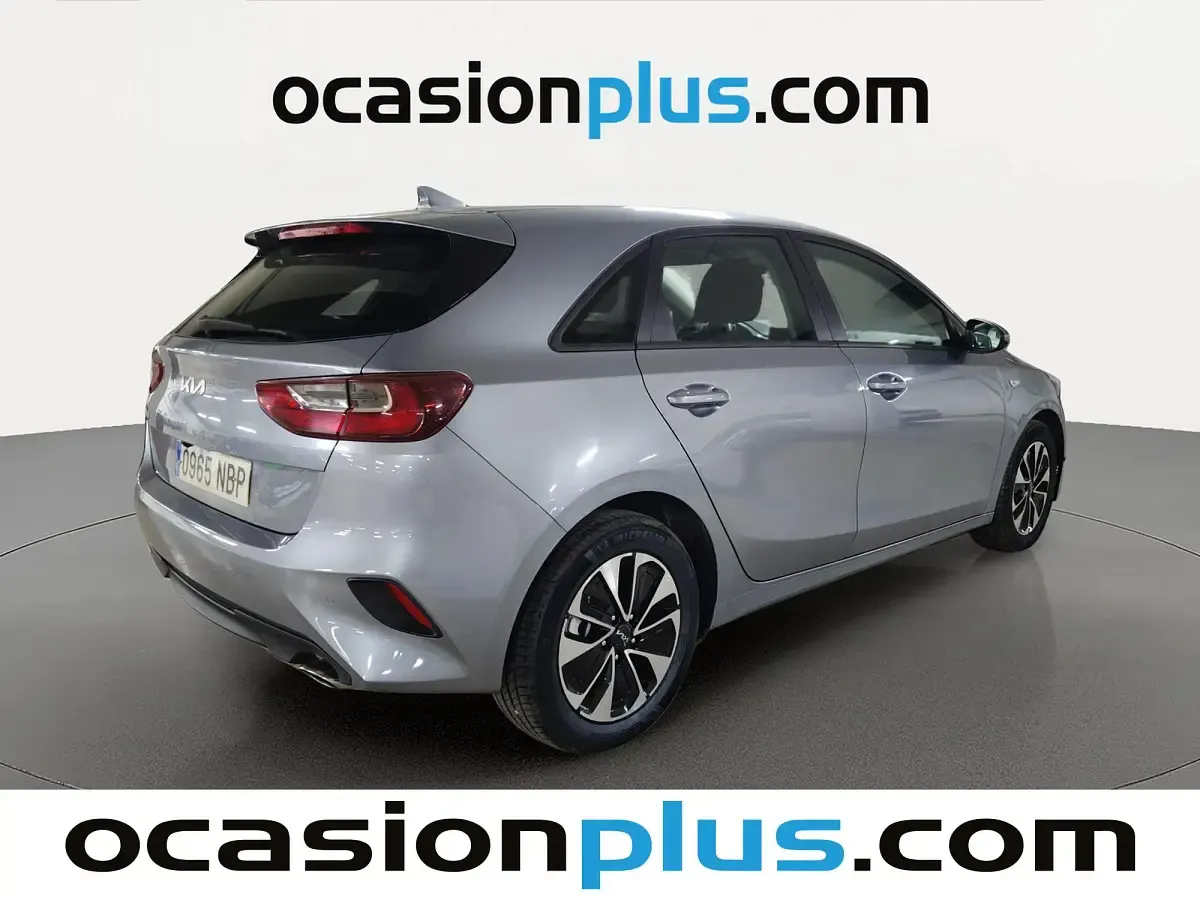 Usado Kia Ceed 101 CV (74 kW) 2025 Gris plata Utilitario
